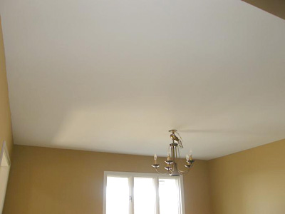 Как закрасить пятна на потолке и стенах? Профессиональное решение Sto.